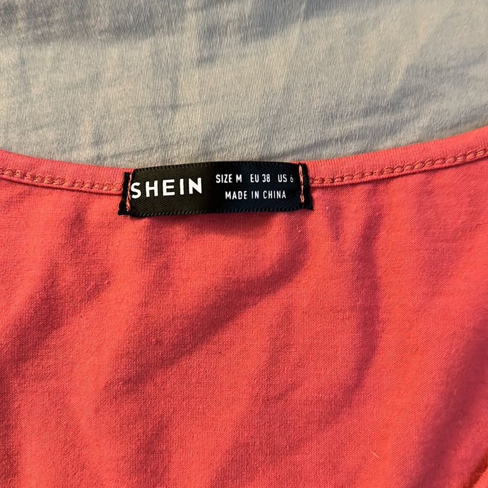 SHEIN Basic Tee - Picture 2 of 3